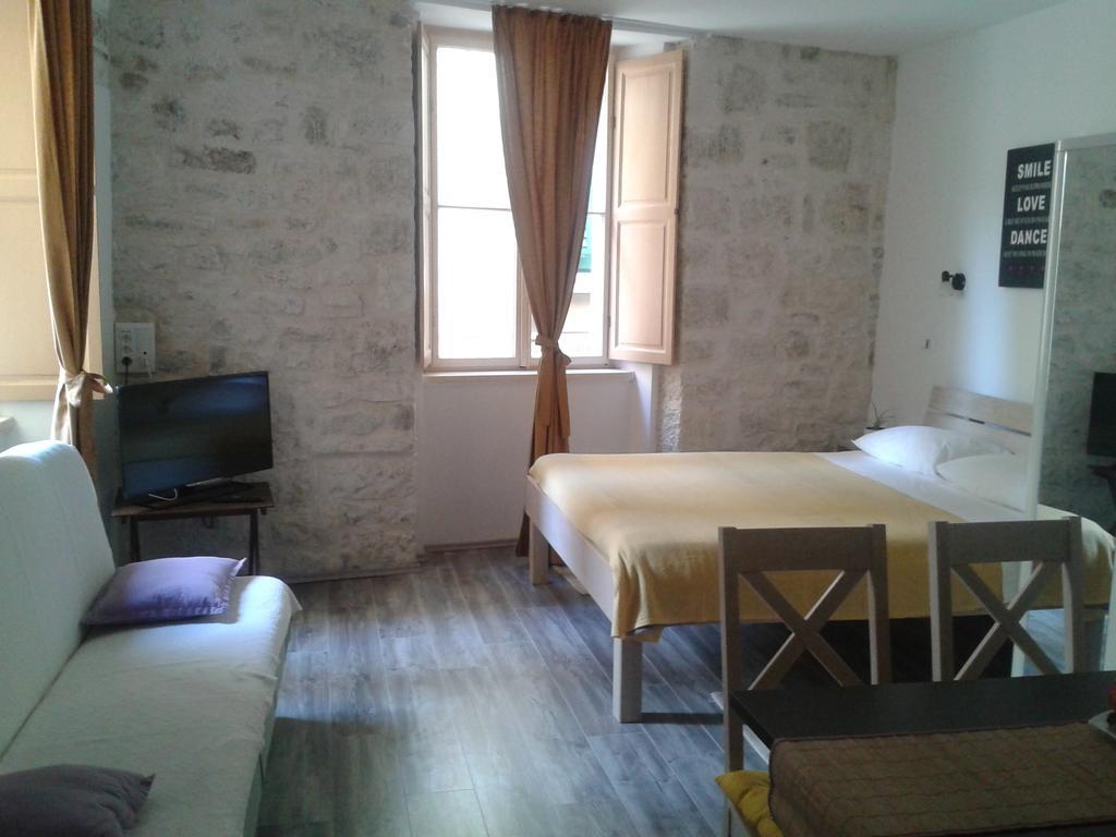 Apartments Mila Split Bilik gambar