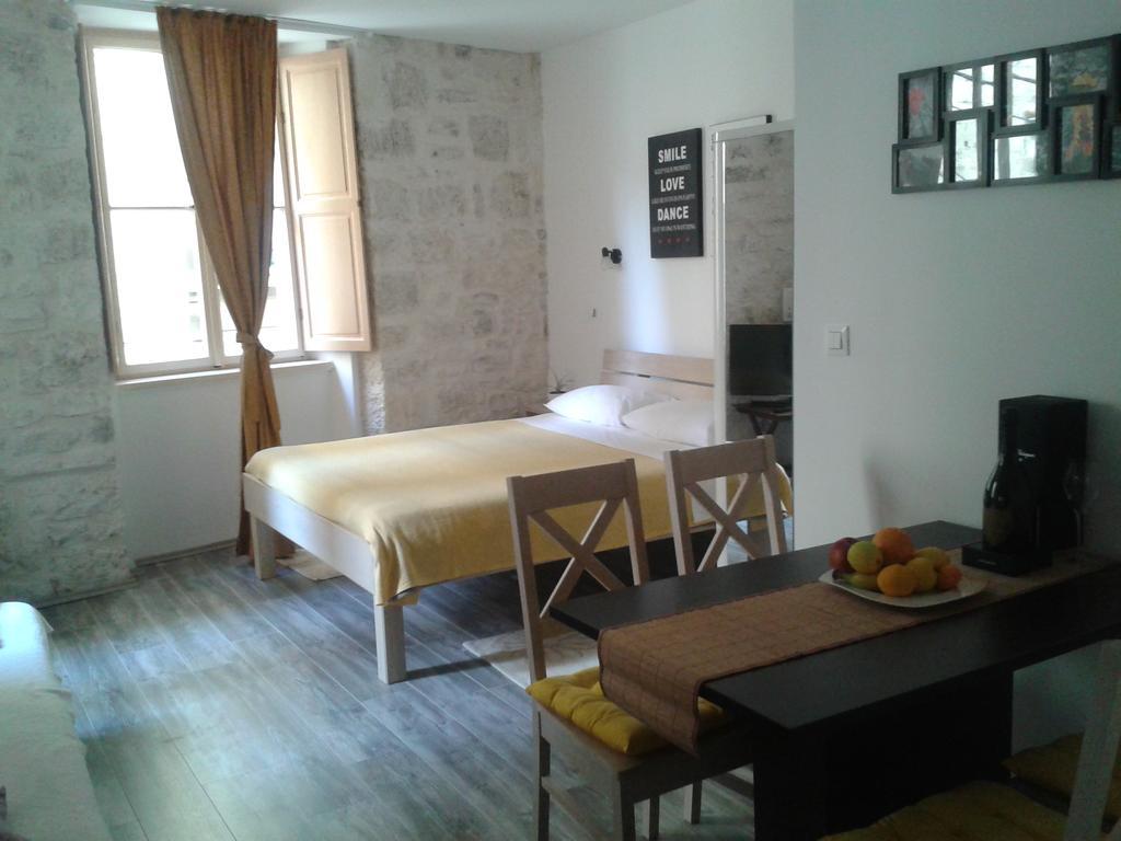 Apartments Mila Split Bilik gambar